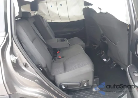 2018 Toyota Highlander Le z USA, uszkodzony, nr VIN 5TDBZRFH9JS852748